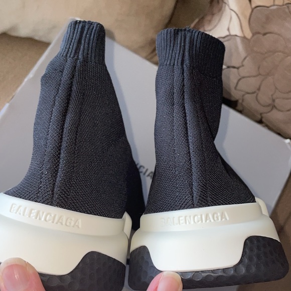 New authentic BALENCIAGA sock sneakers - Picture 5 of 11